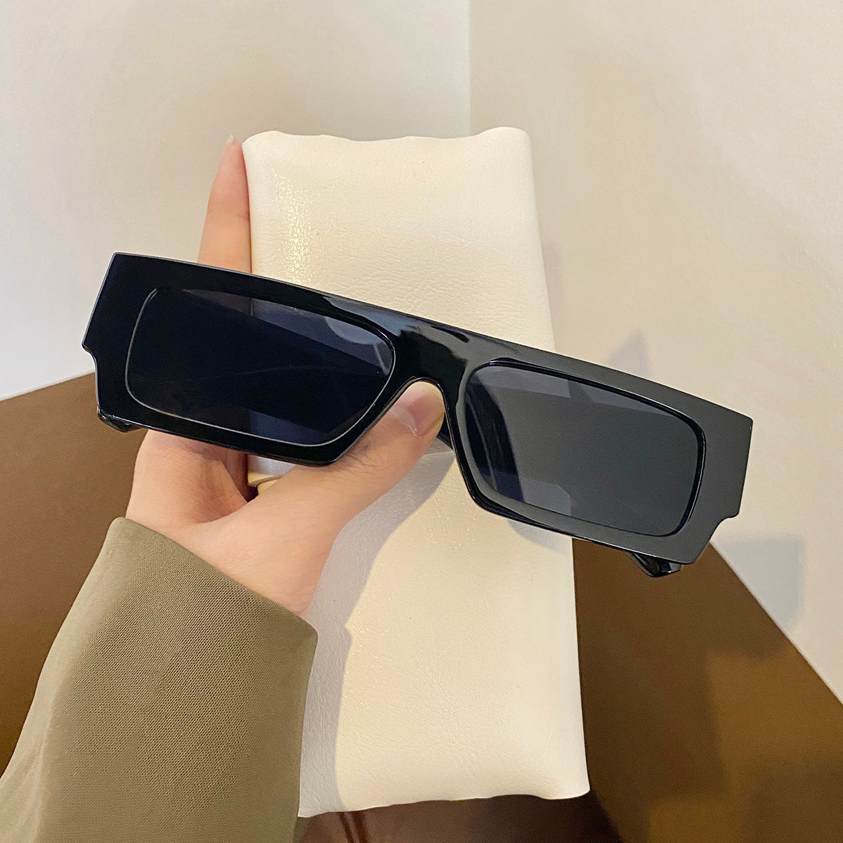 Solid 4D Look Like Square Sunglasses