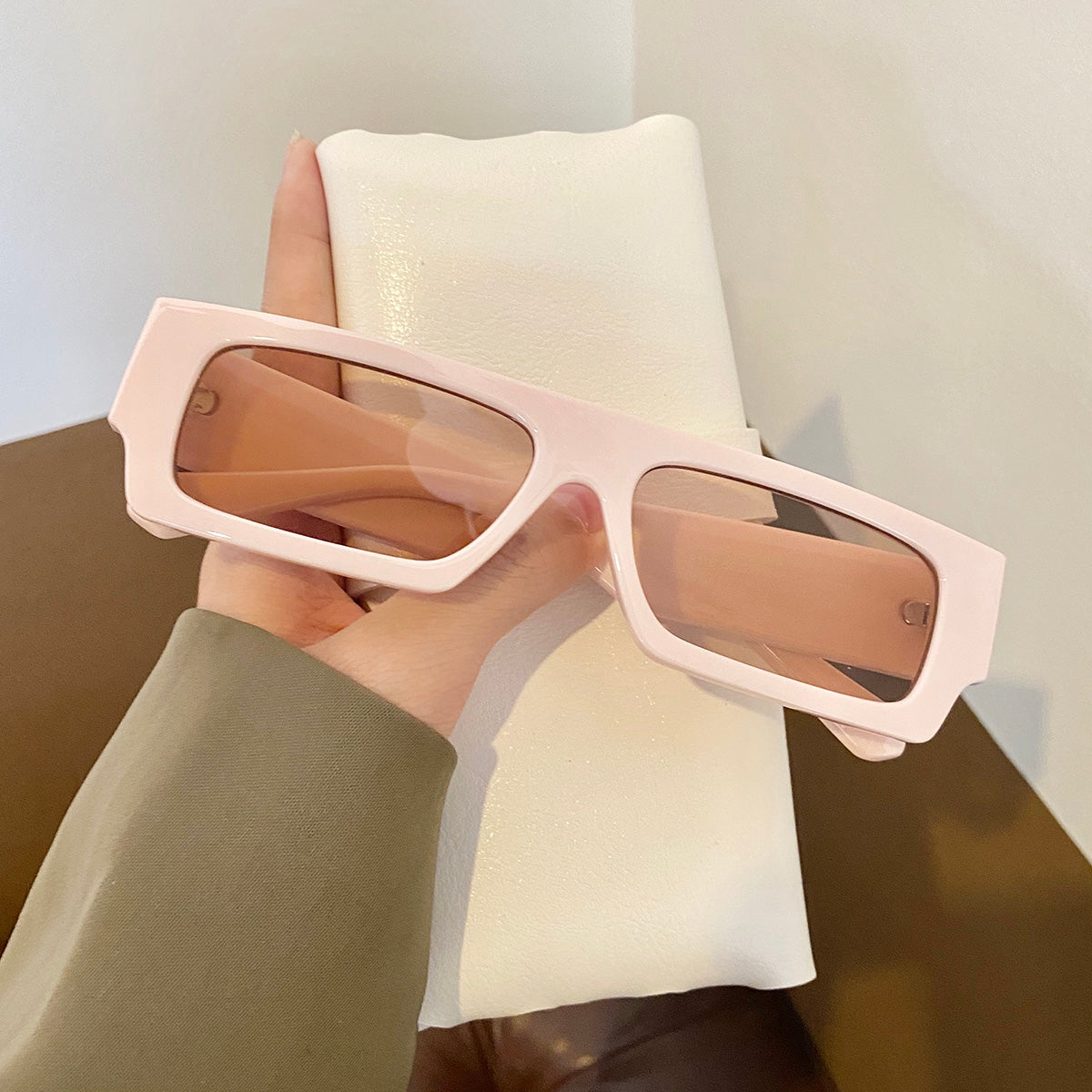 Solid 4D Look Like Square Sunglasses