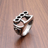 Anillo de acero inoxidable con nudillos de puño