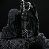 Collier à charme d'épée foncée