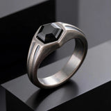 Punk-Hexagon-Edelstahlring in Grau