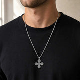 Collier pendentif médaille ronde croix Saint