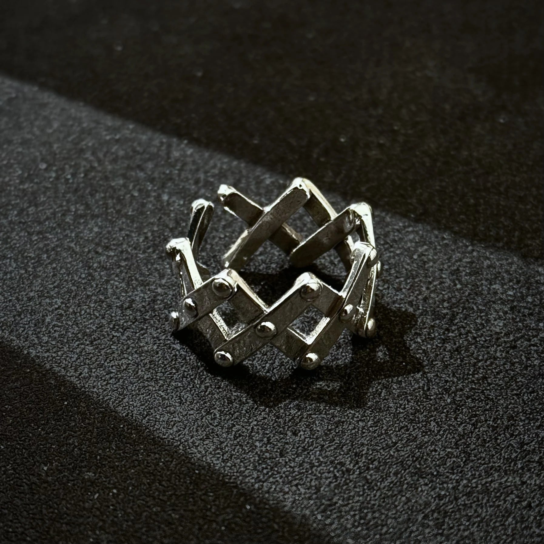 569350447-1