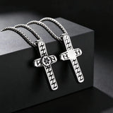 Collier élégant à pendentif croix texturé