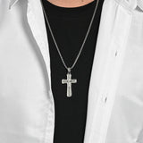 Klassischer religiöser Kreuz-Statement-Anhänger