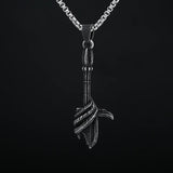 Collier à charme d'épée foncée