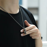 احتضان الهيكل العظمي تميمة قلادة سحر