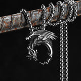 التنين الطائر قلادة قلادة مدورة