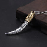 Colgante retro vikingo Nightfang