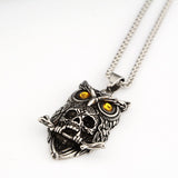 Collier de titane de forme de crâne de hibou