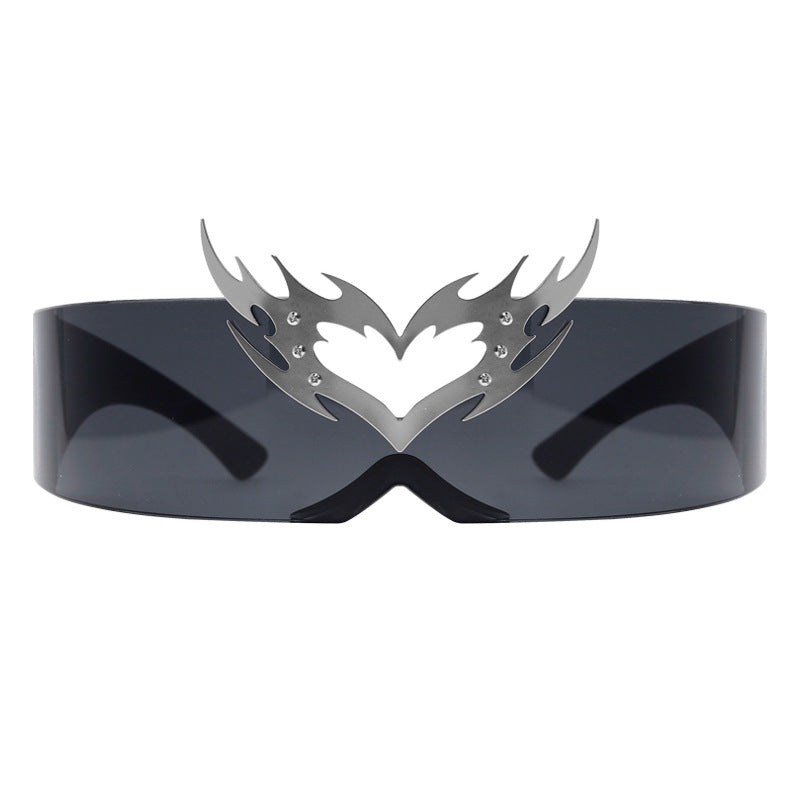 Sunglasses bentuk api cinta futuristik