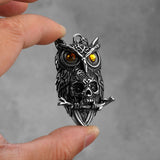 Collier de titane de forme de crâne de hibou