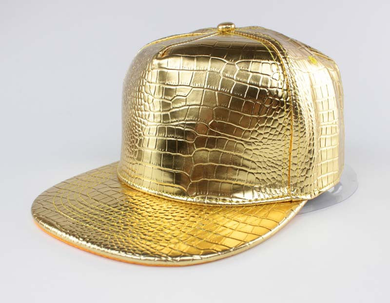 Gorra de cuero con borde plano y estampado de cocodrilo