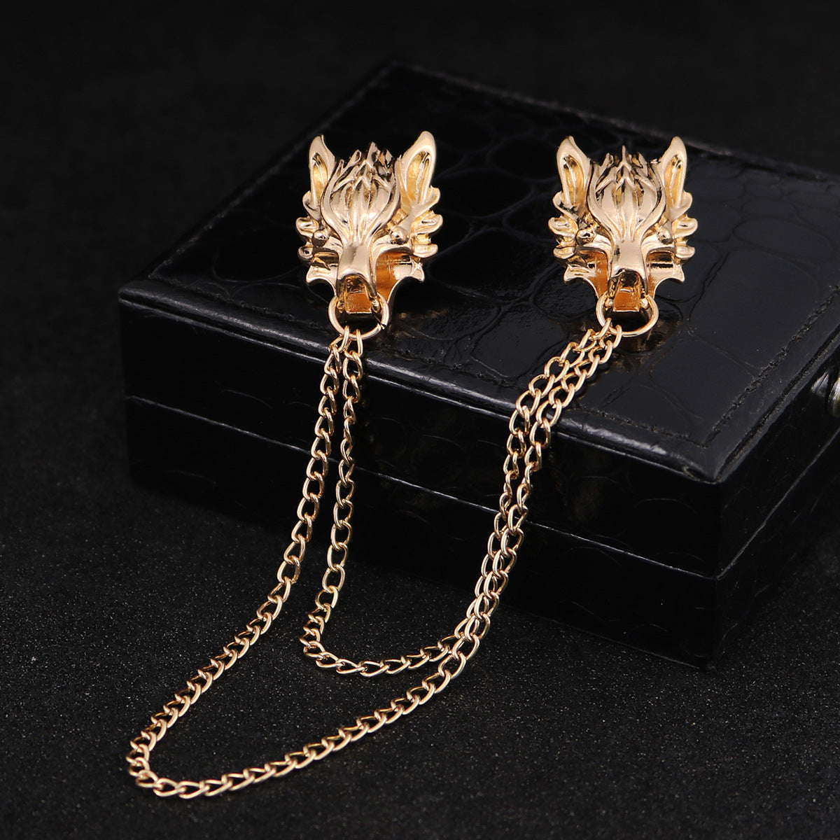 Broche de cabeza de lobo