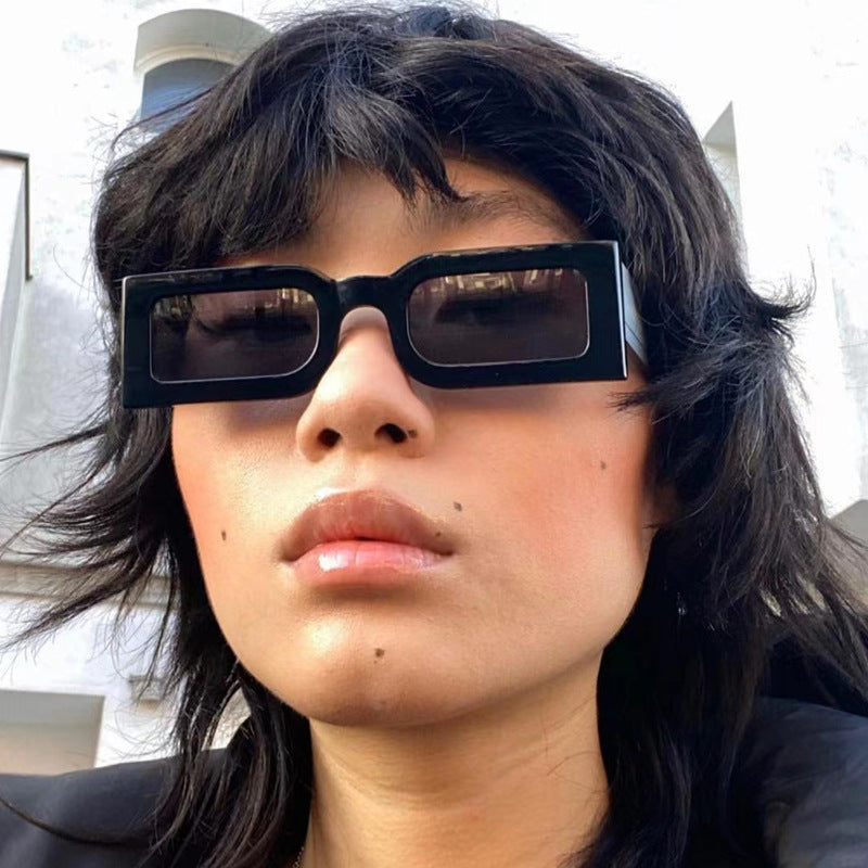 Enveloppement de résine hip hop autour des lunettes de soleil