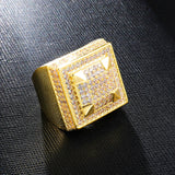 Lujoso anillo de circón con piedra preciosa chapada en oro