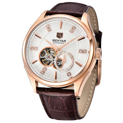 Elegante reloj de cuero redondo con detalles de diamantes de imitación