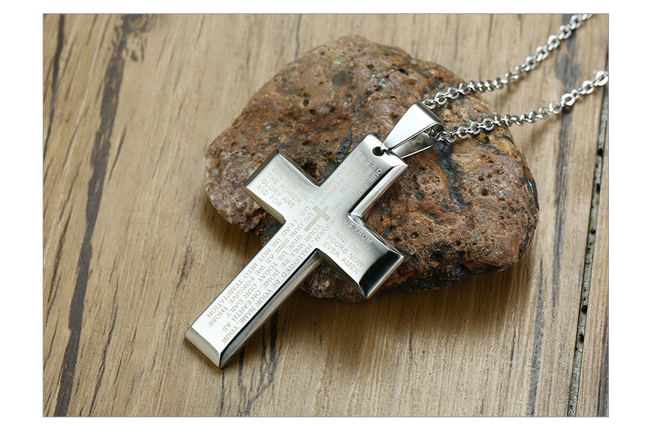 Collar con colgante cruzado llamativo