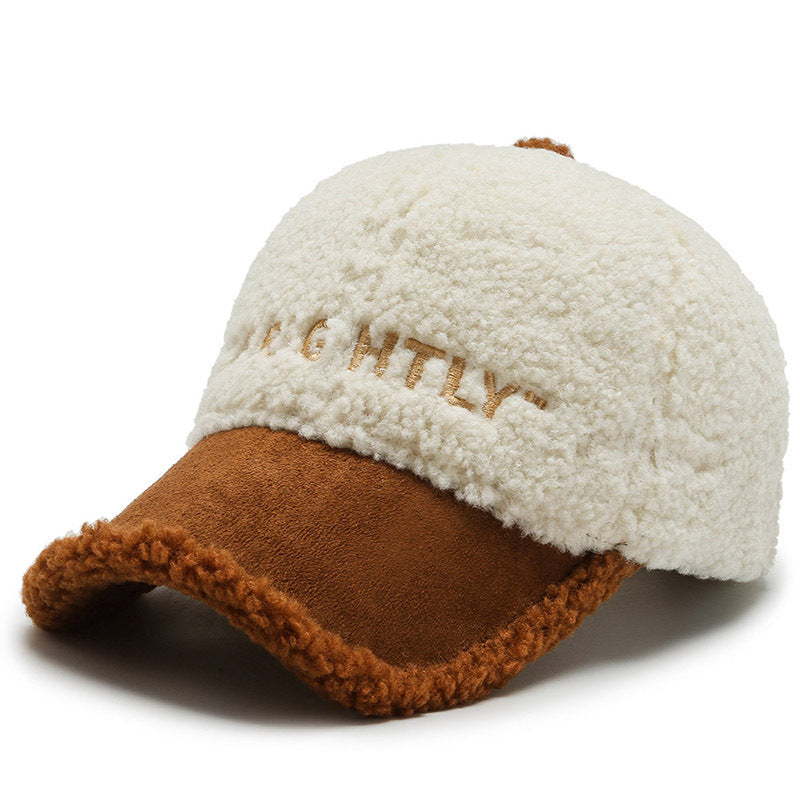 Gorro de invierno de felpa de cordero bordado