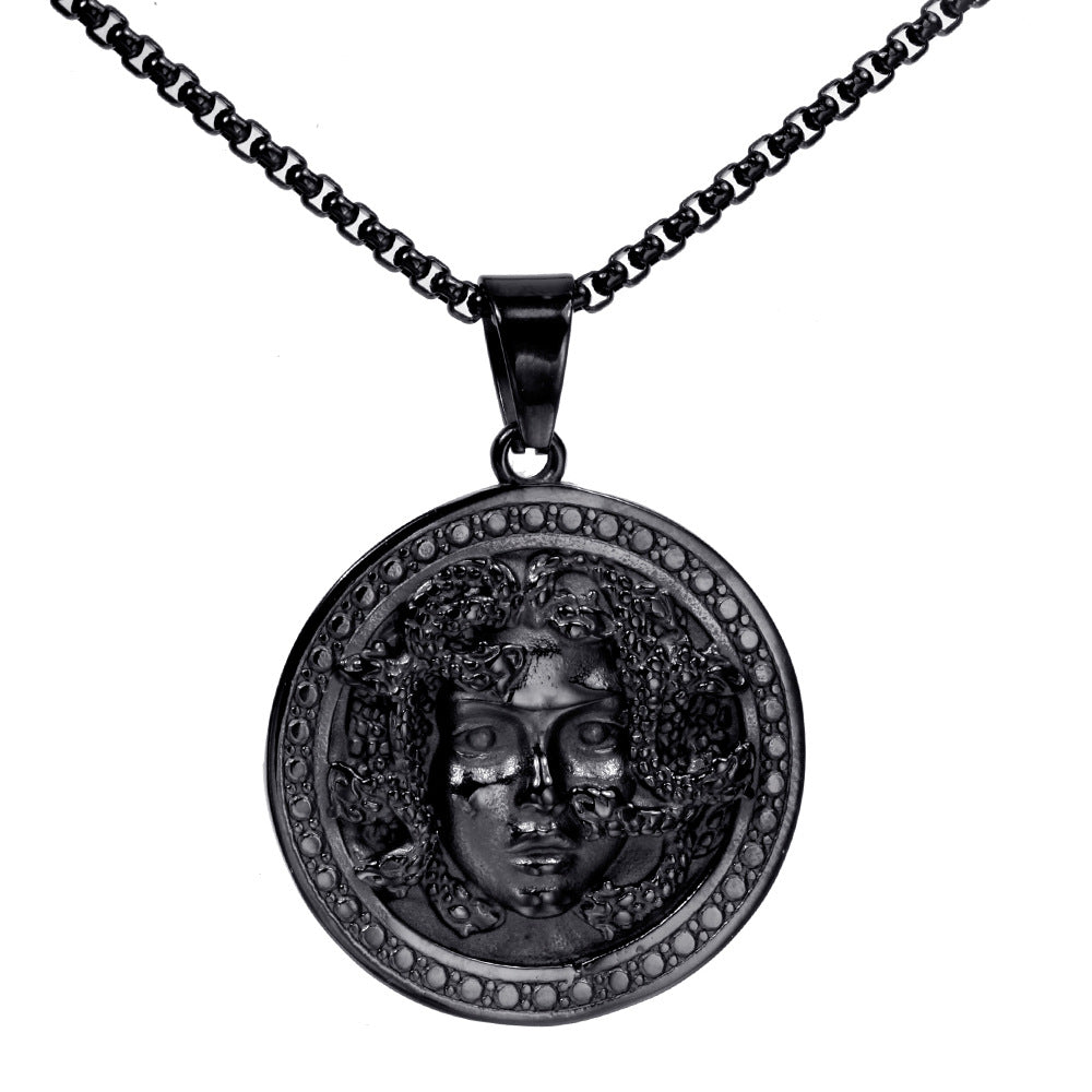 Collar con colgante de Medusa de acero y titanio