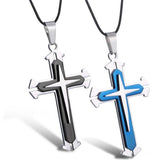 Collar religioso con colgante de cruz de tres pilas