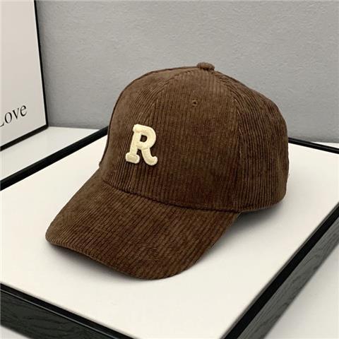 Gorra sólida con bordado de letra R