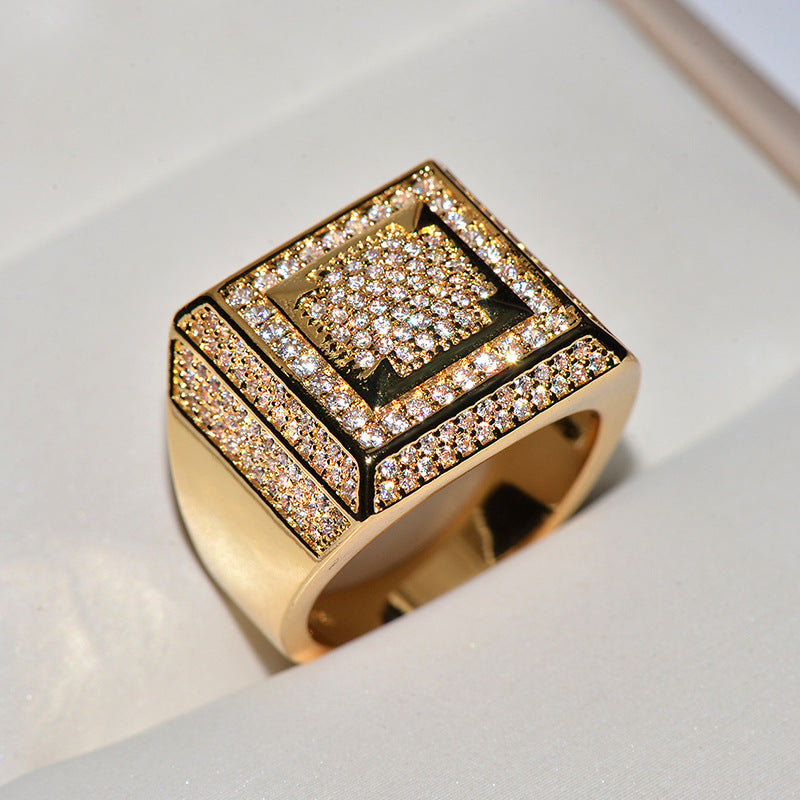 Luxueux anneau de strass de zircon à plateau doré