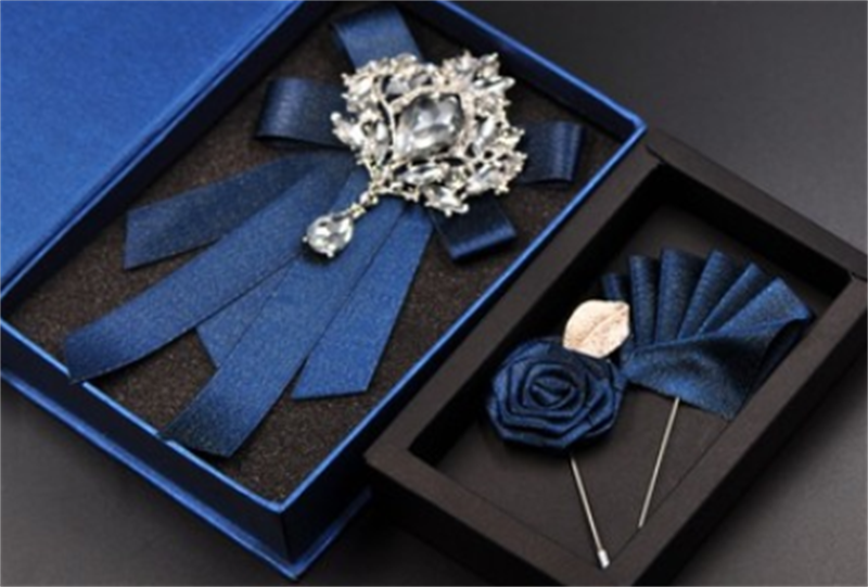 Charmed Leaf Vine Brooch Tie Set