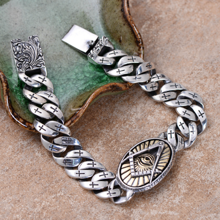 Eye of Horus Buckle Curb Chain