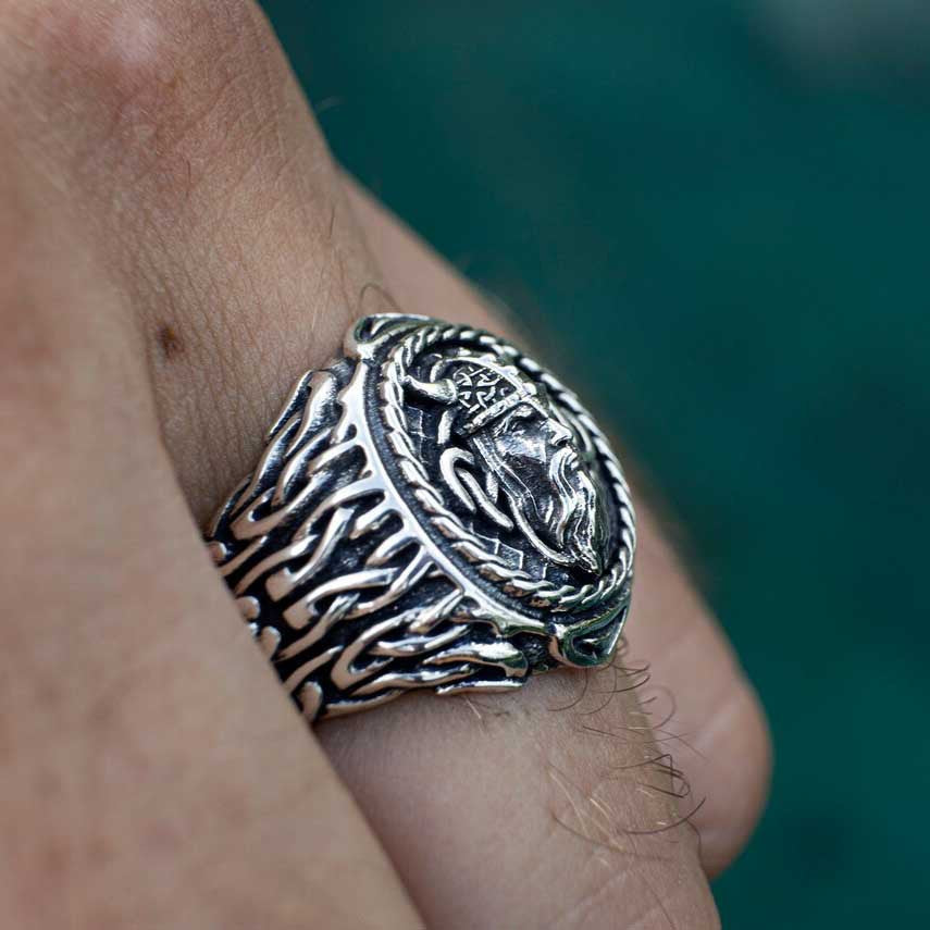 Anillo de hombre de guerra vikingo vintage