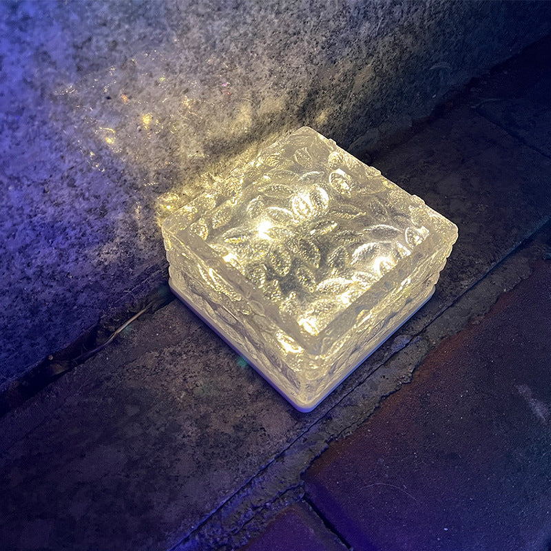 مصباح LED على شكل طوب الثلج