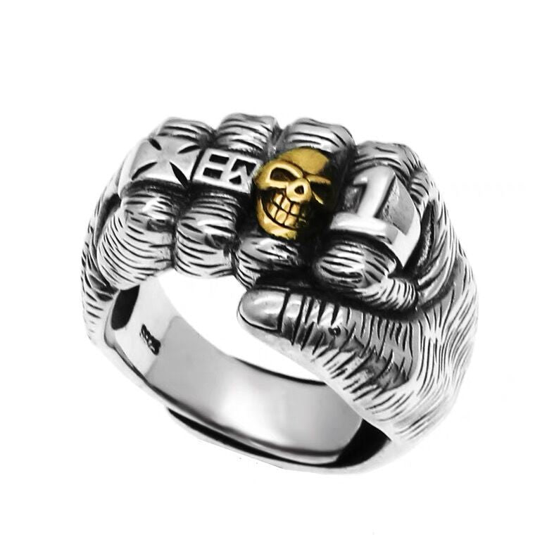 Anillo estilo calavera en forma de puño